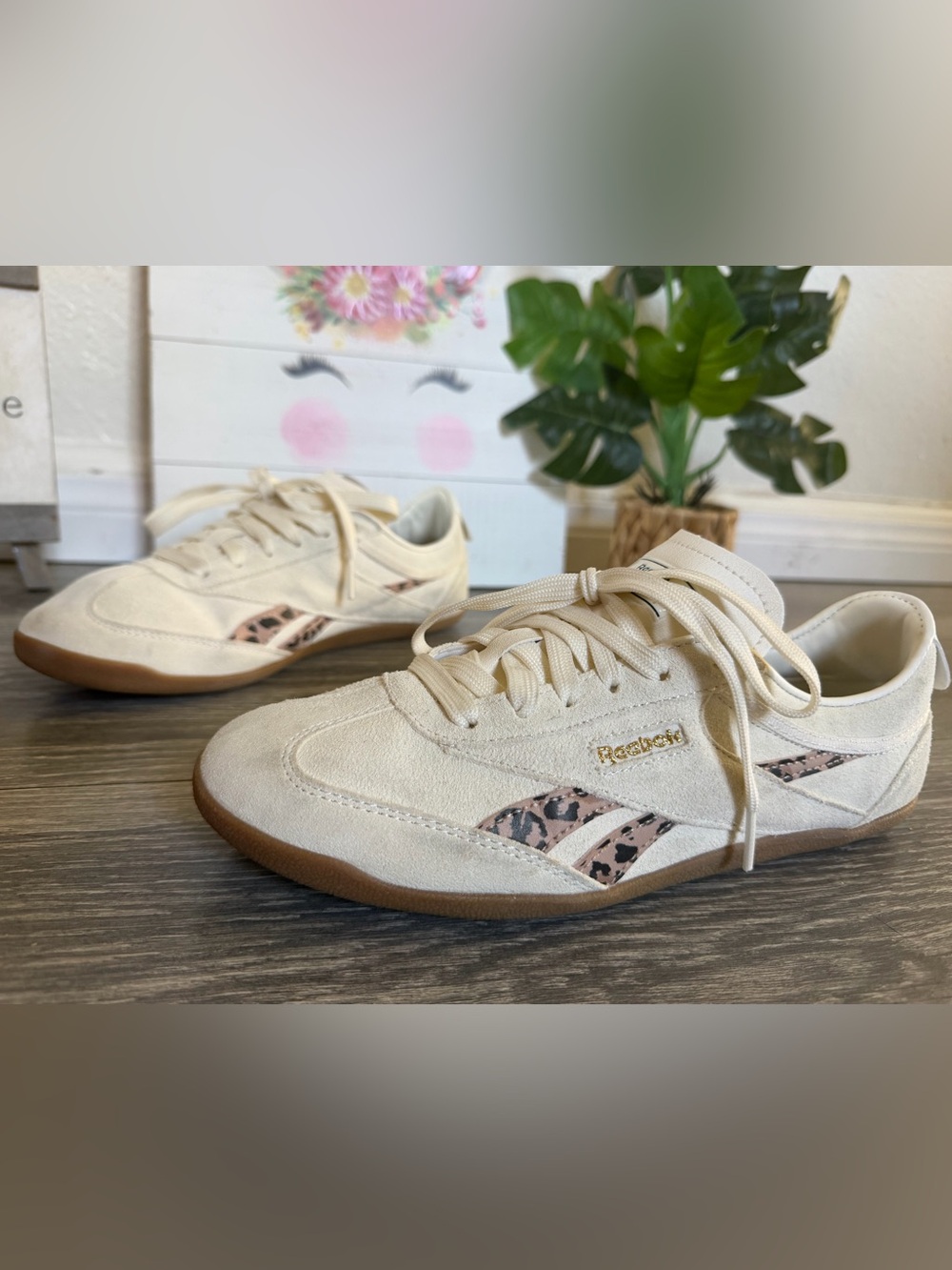 Reebok Classic Princess Cream Suede Leopard Cheetah Ortholite Sneakers. Size 7